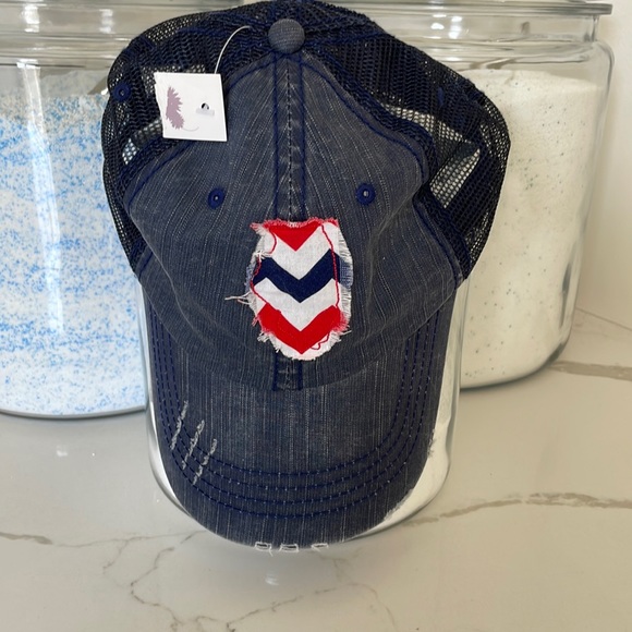 Gracie Designs Illinois State Shape Distressed Trucker Hat with Fabric - Picture 3 of 8